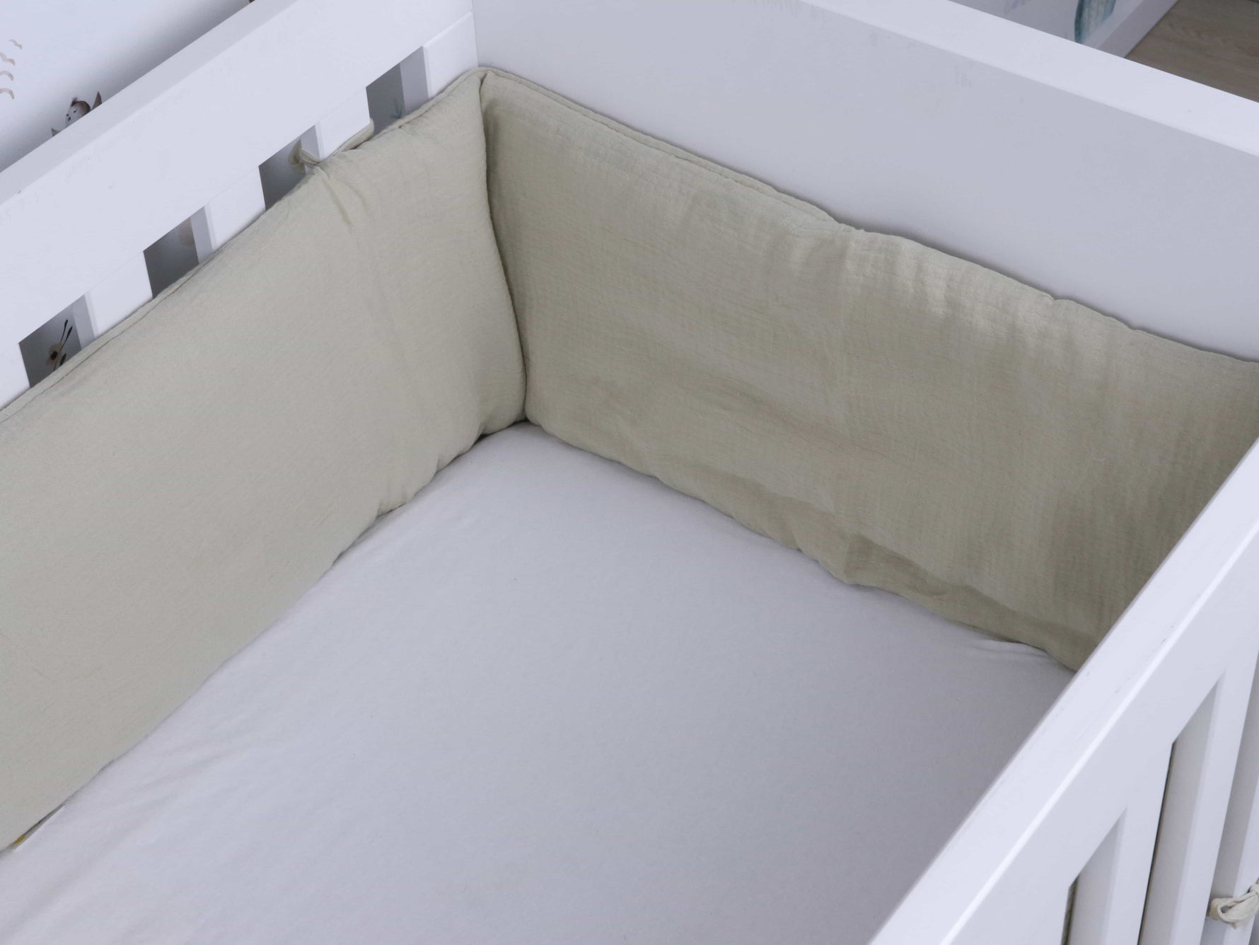 Bedomrander beige ledikantje