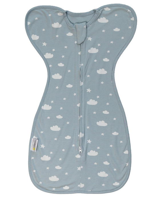 Honeybears Inbakerslaapzak – Slaapzak baby – Inbakerdoek baby – Wolkjes - 3 tot 6 maanden - 68 cm